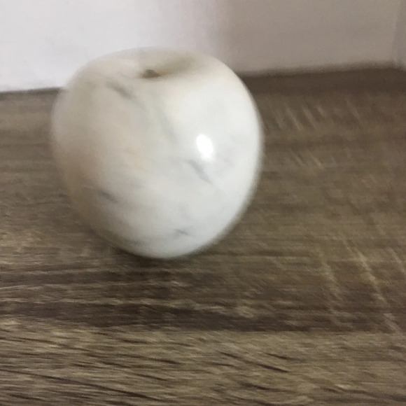 Vintage Marble Apple Decor - White and Grey - Picture 3 of 5